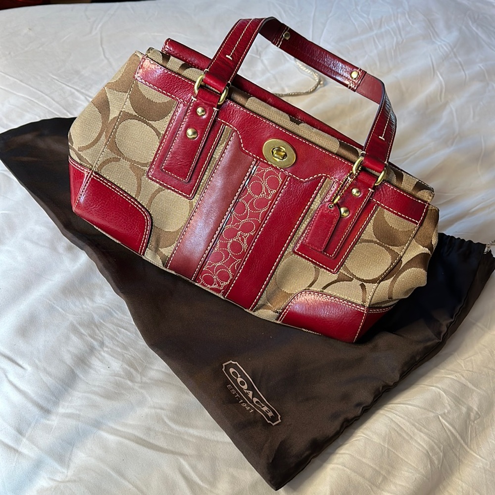 Coach Signature Bag in red